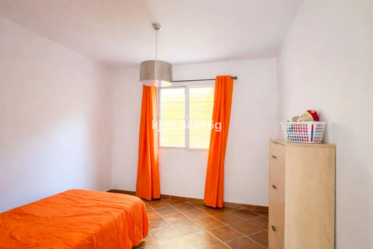 2b16adb7-149f-43e5-b53a-d65690728c1d