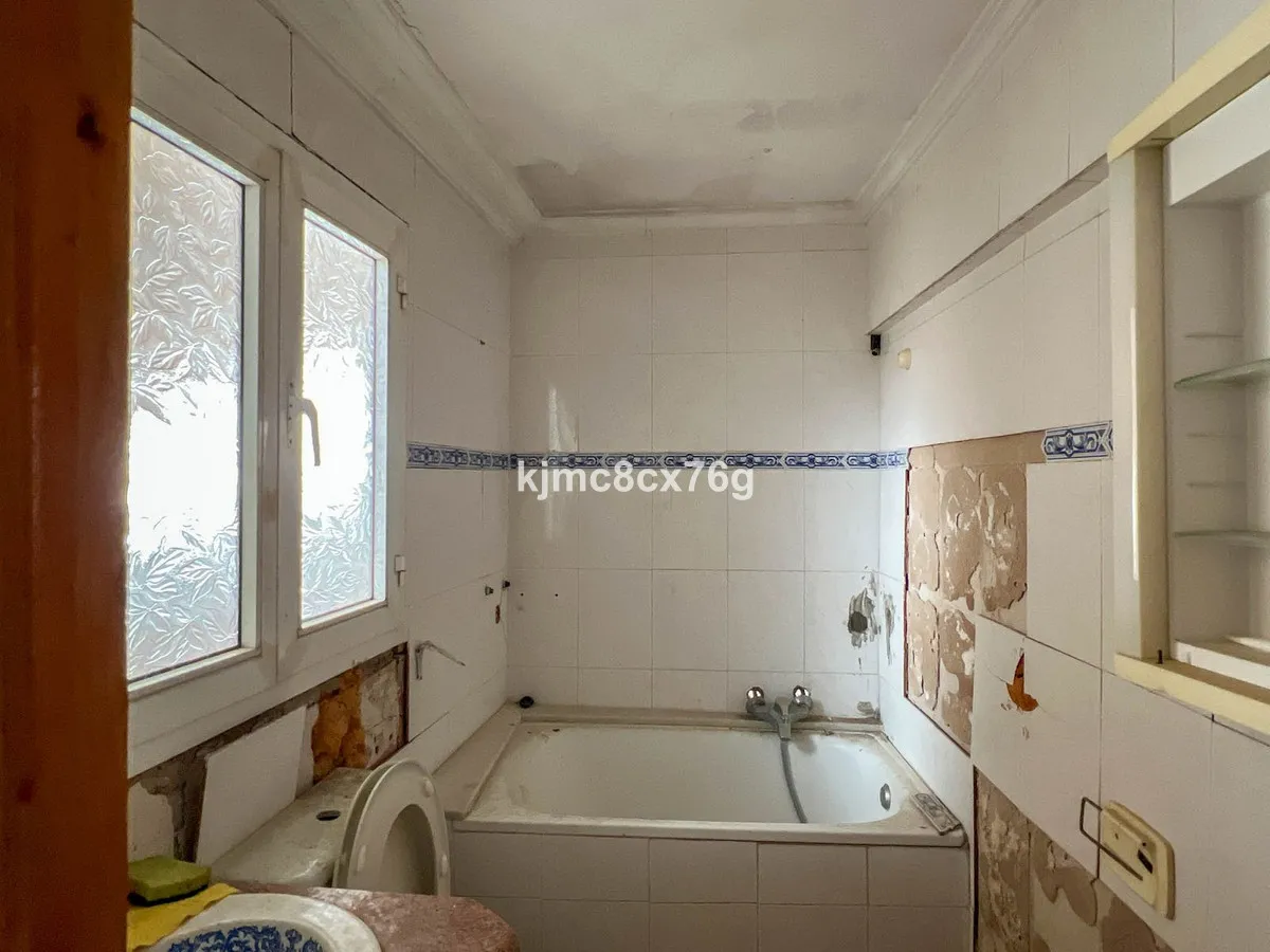 49b27e22-fd9f-4f90-b991-9c74ee5cc870