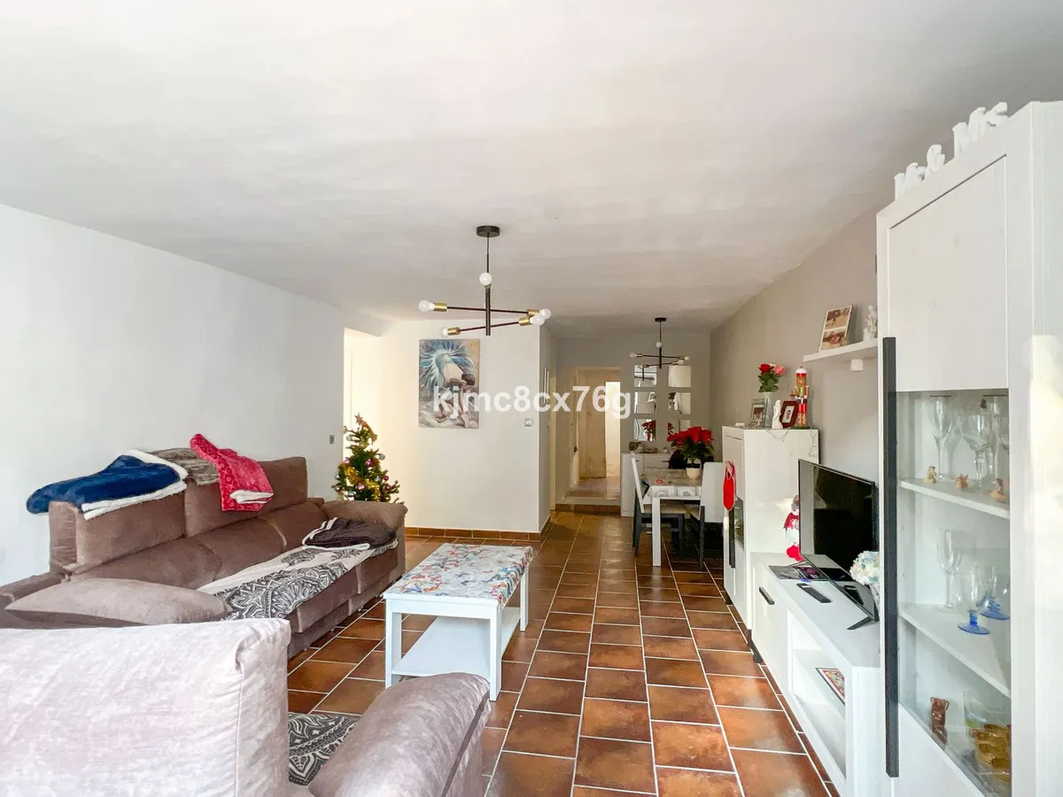 67e5fddb-07a5-416a-aaa0-a7a836a53517