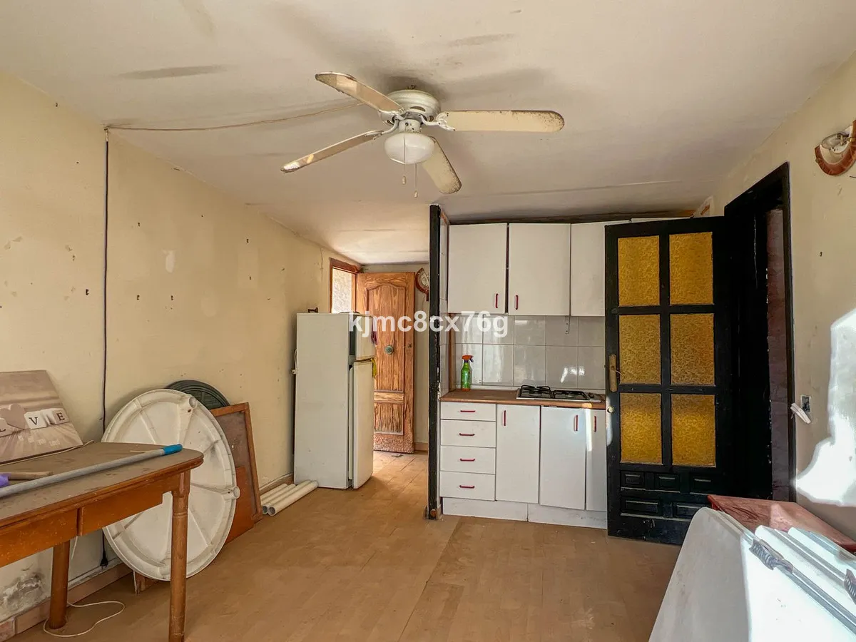 d893c93b-3db5-4d9c-b73e-097164a544eb