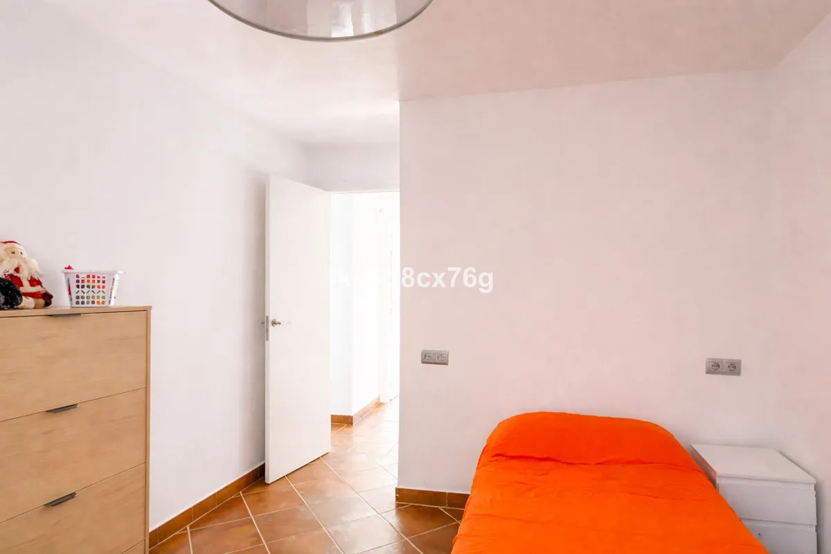 de72b077-9f49-40e8-87fd-bdacc902d818