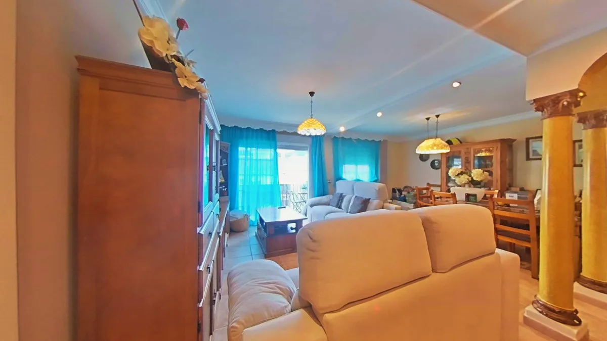 Charming Renovated Apartment with Mountain Views