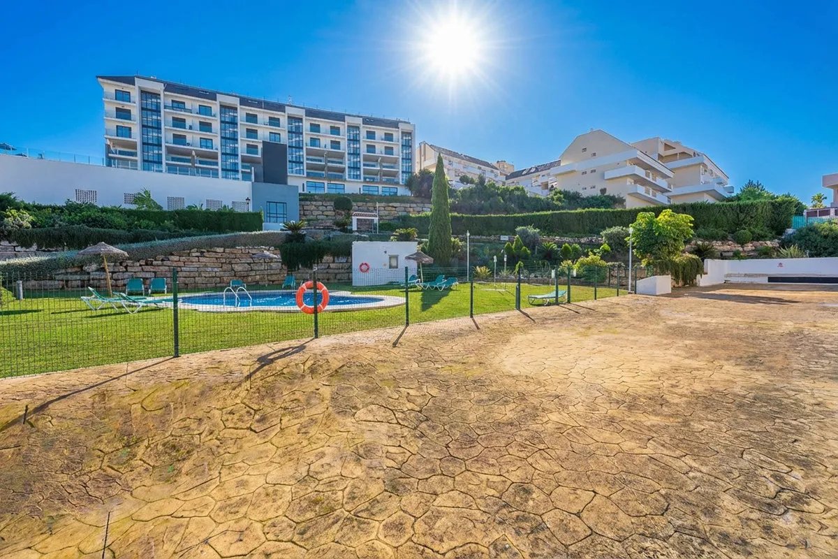 a30bd772-97a6-48f5-a1a6-85c044db7efd