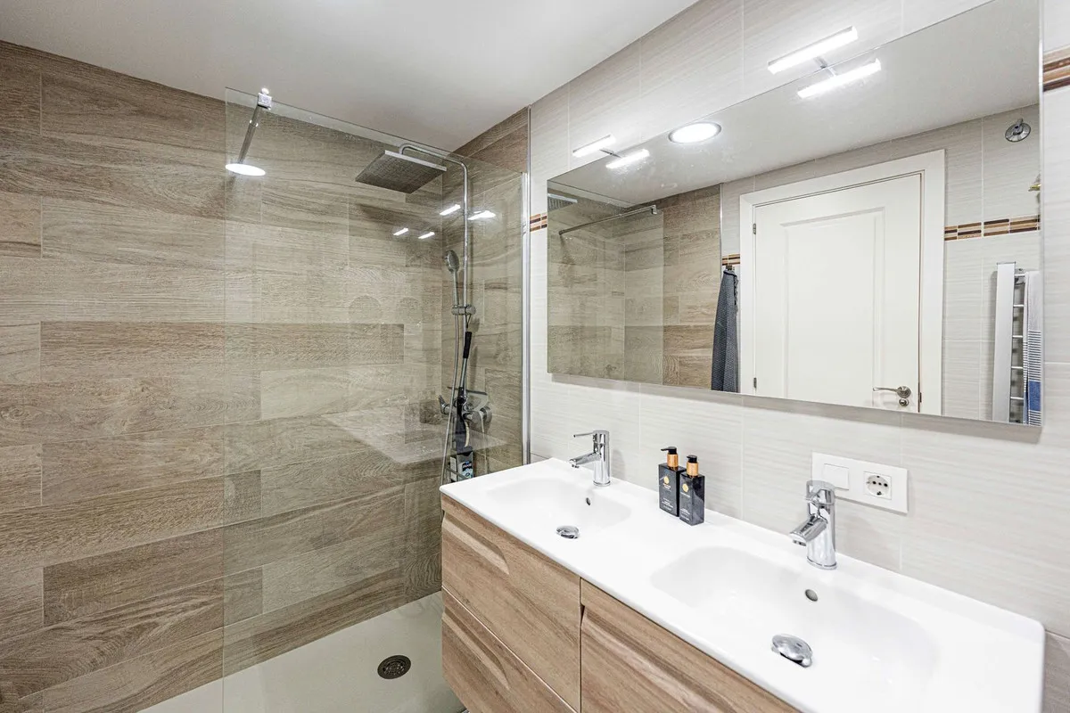 ae80ed52-cb64-45a3-878e-e658a4a94b3b