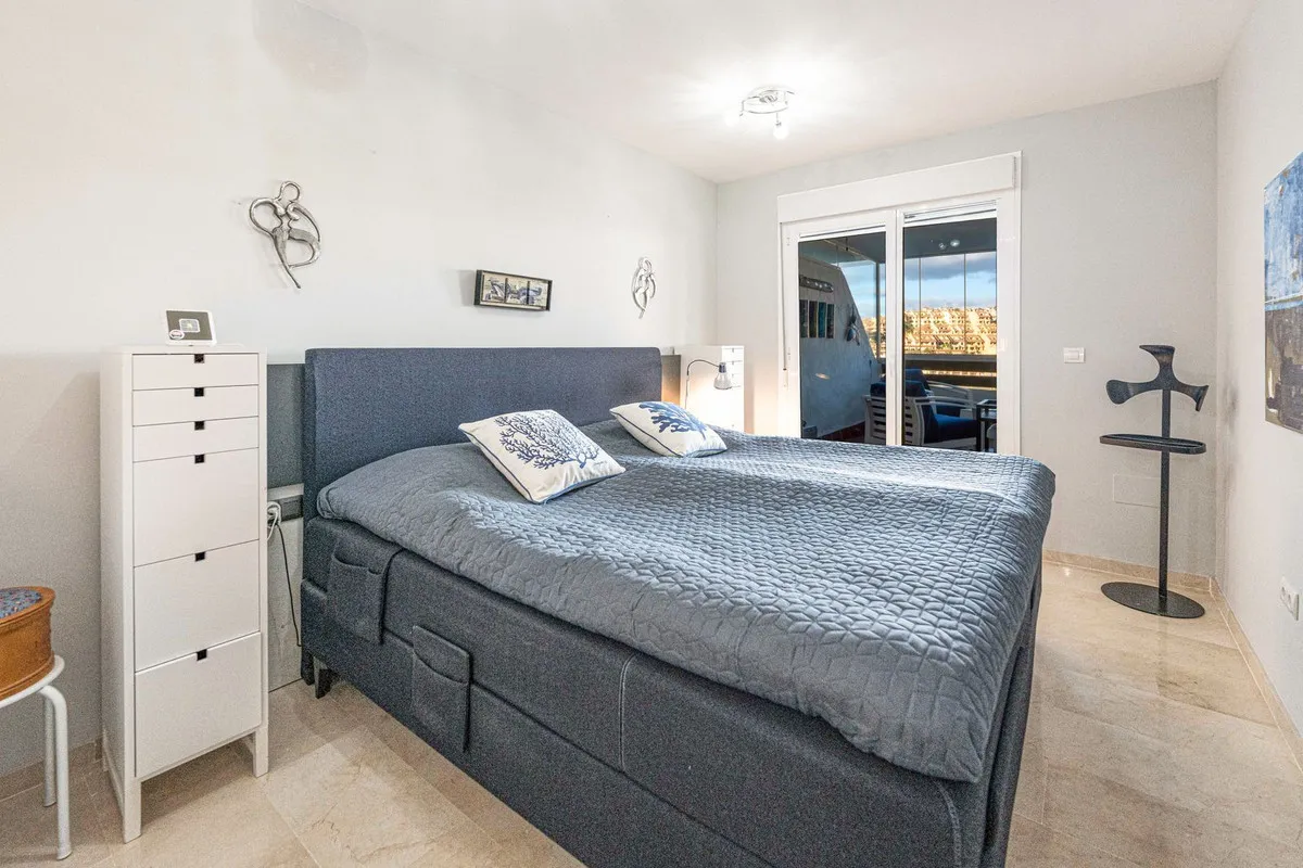 b9d8c5cc-8144-4d15-aeb7-32dbc1da6c62