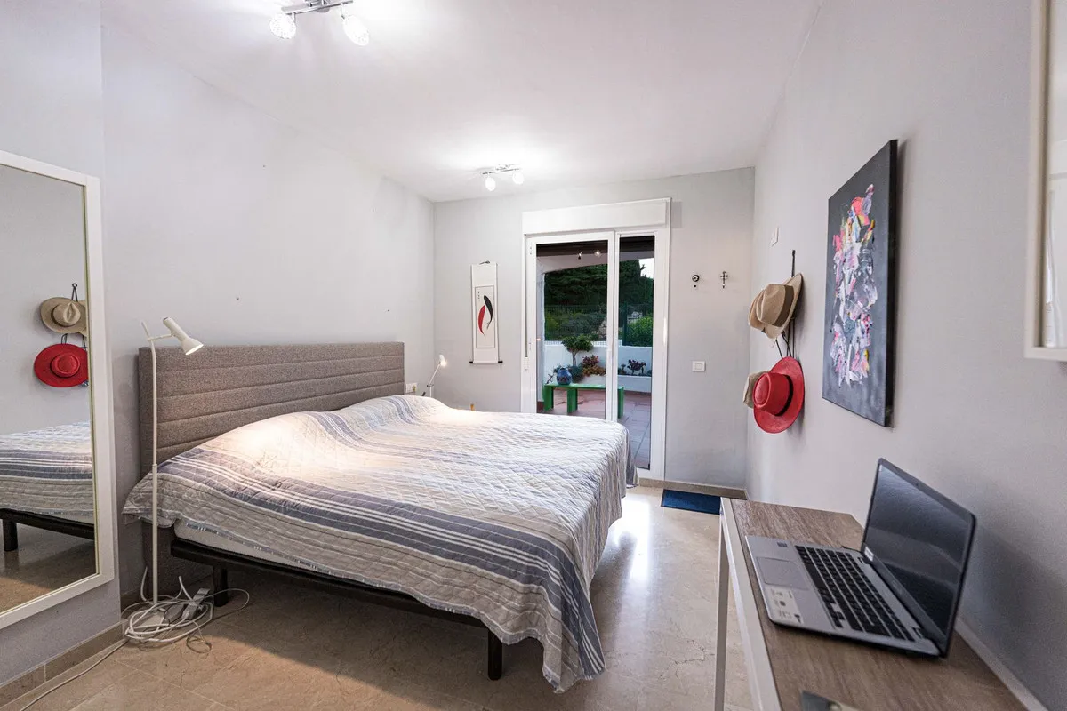 fea9b2c6-ae20-47d0-95c3-24a249ab0d68