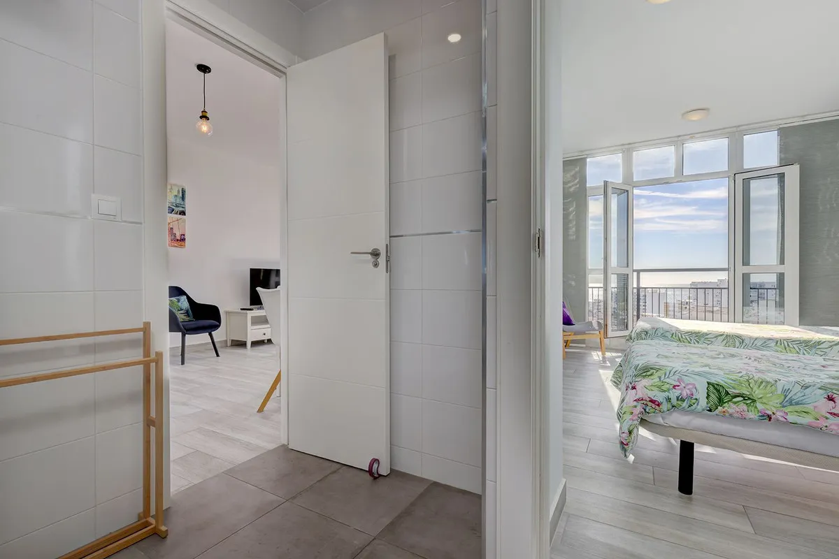 5e198982-a364-43c3-9f24-3269f9d47504