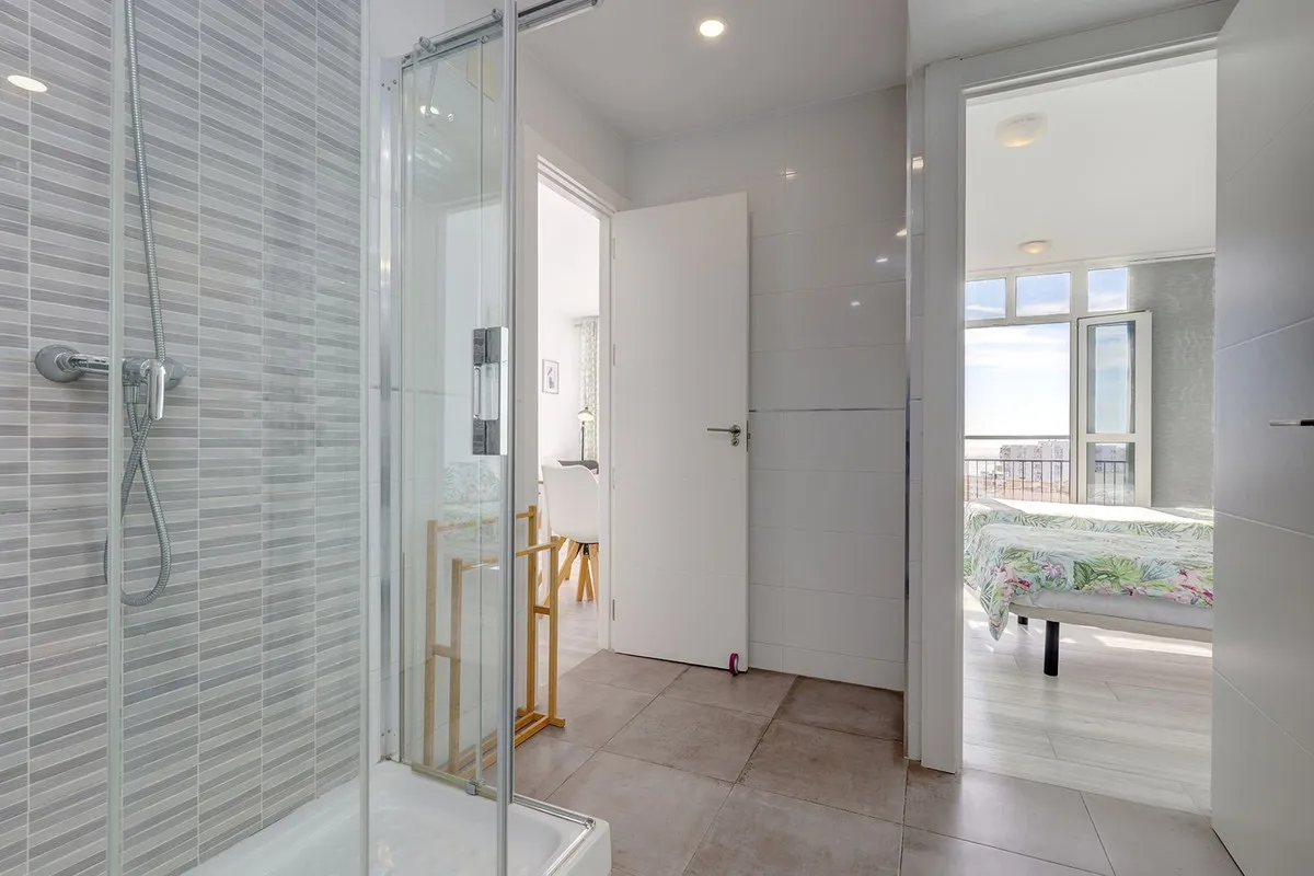 7f2c8895-1baf-42b5-a364-e69977728efc