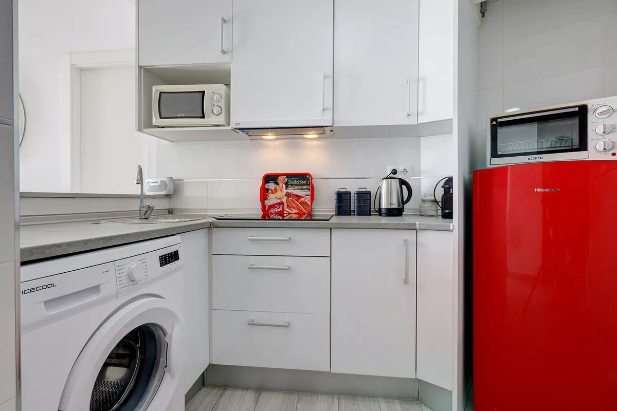 c8b1c521-dc5b-4e8f-b408-185485c6fed5