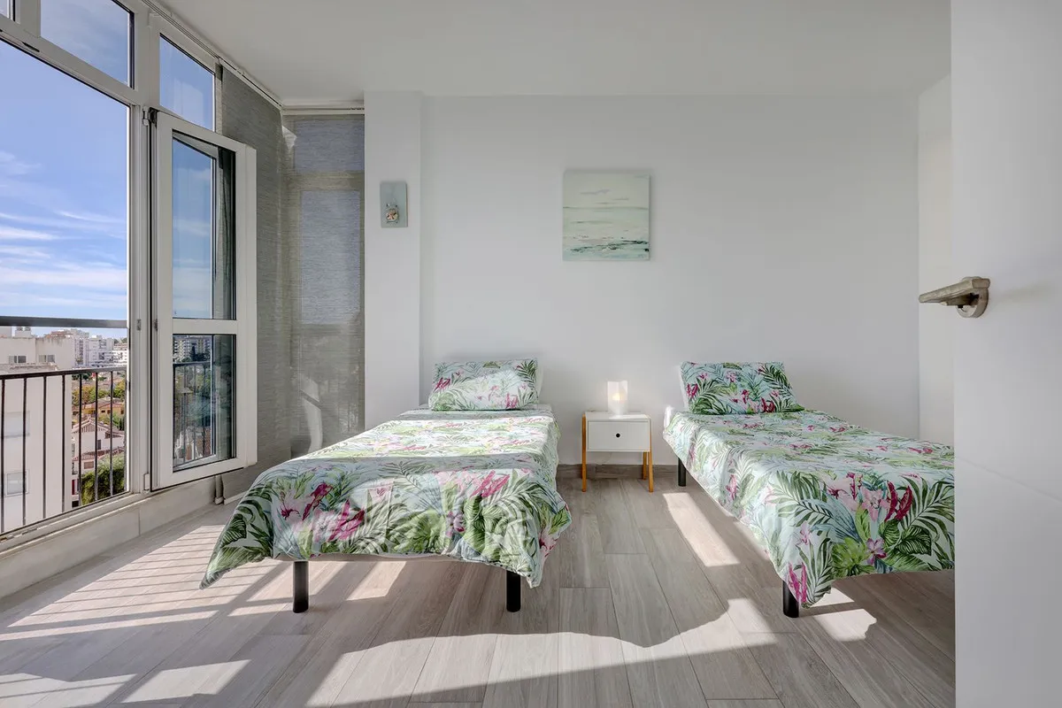 e6bf526a-0e66-459c-9833-63ea8f3015fc