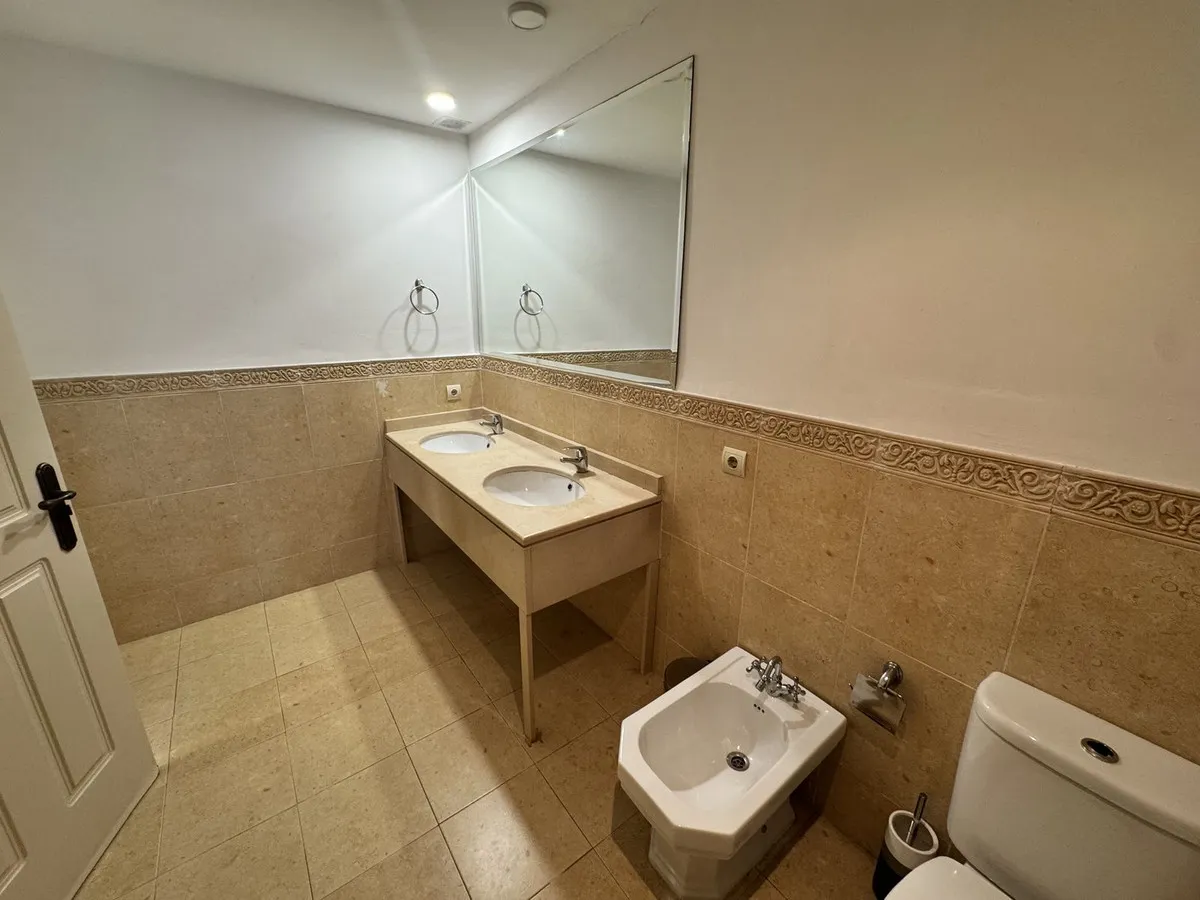 f6eb5b40-e01d-49d0-a9a0-12e324328201