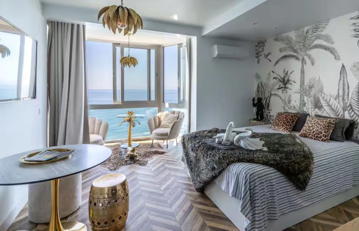 Beachfront Studio in Calahonda with Strong ROI