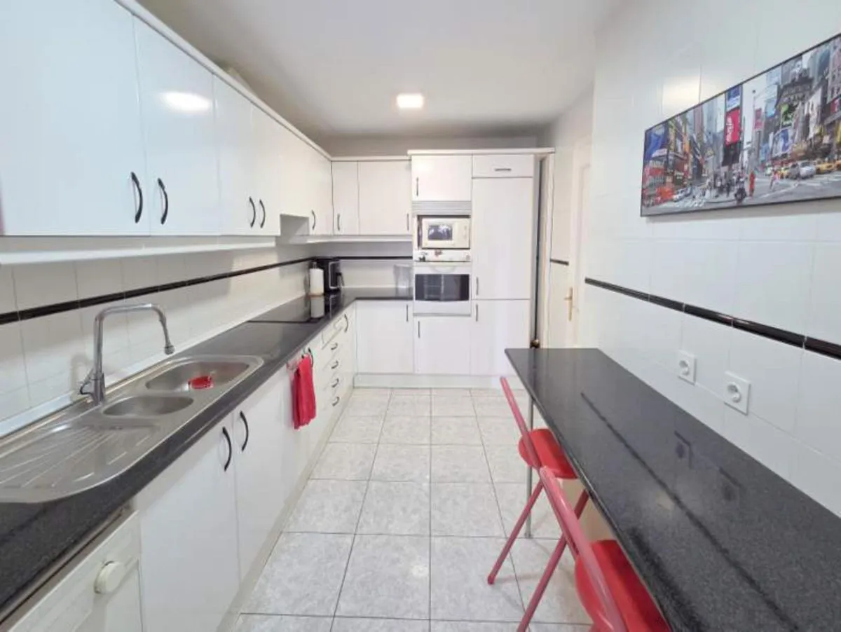 a0c74383-147e-4301-95d0-78d79446d959