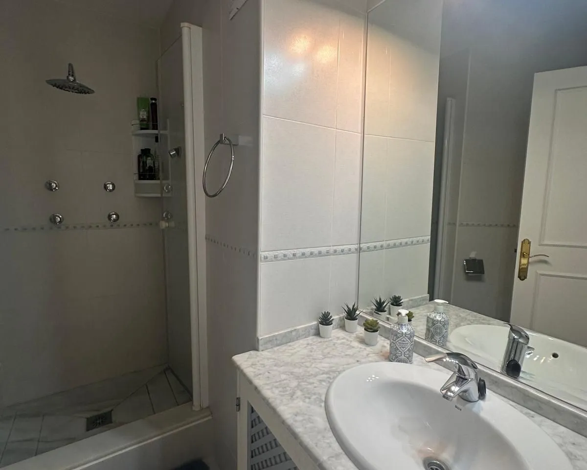 ee9a8244-befe-4e74-8f4b-972d09fff08e