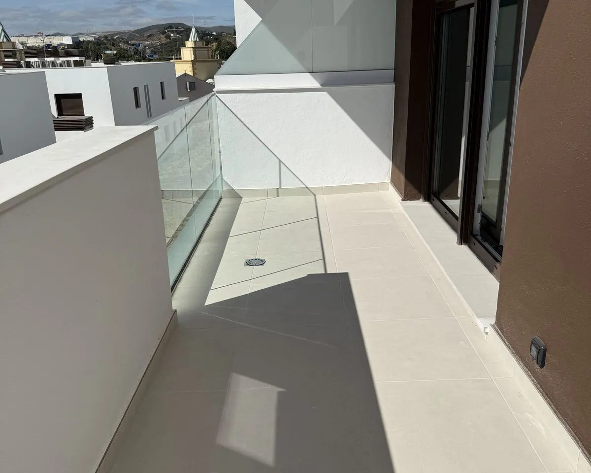 4d776327-9ea9-42b9-a9d5-803f8e8c5896