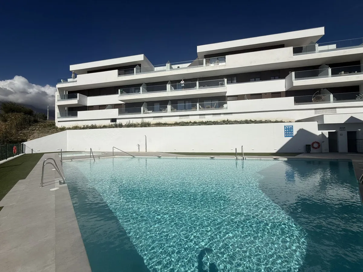 Bright 1-Bedroom in Atica Complex, Estepona