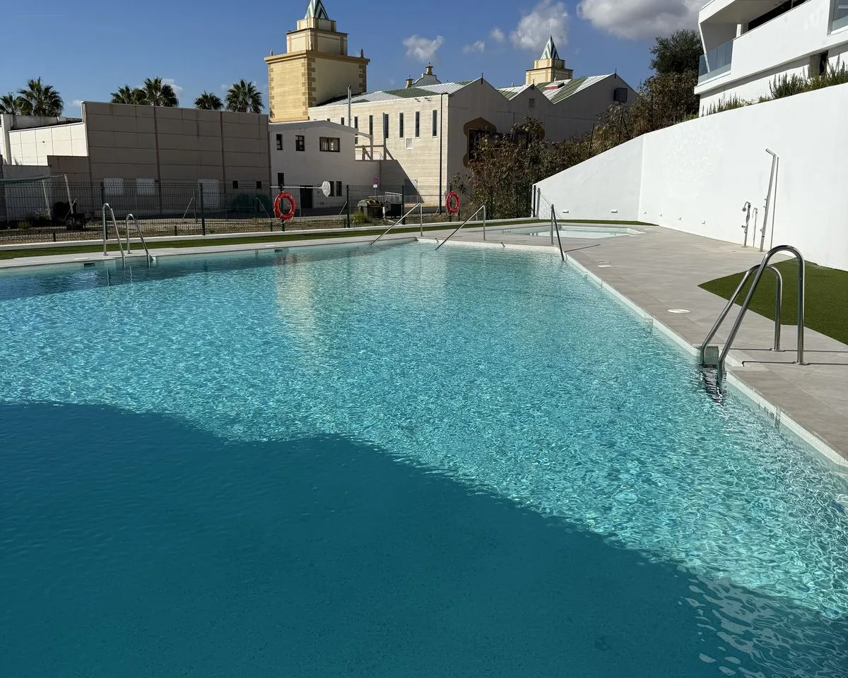 e74dd326-79a5-4864-9c12-fb80f0e151f1