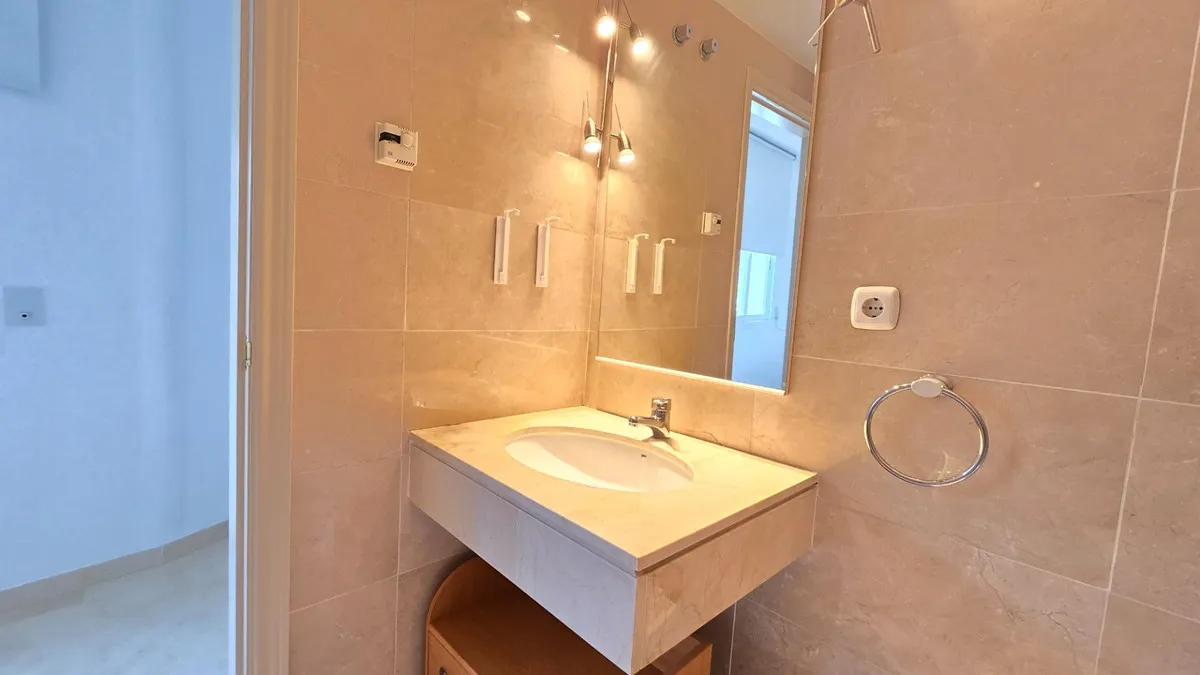 de82fa14-f693-4282-b1e9-f0ac70edacae