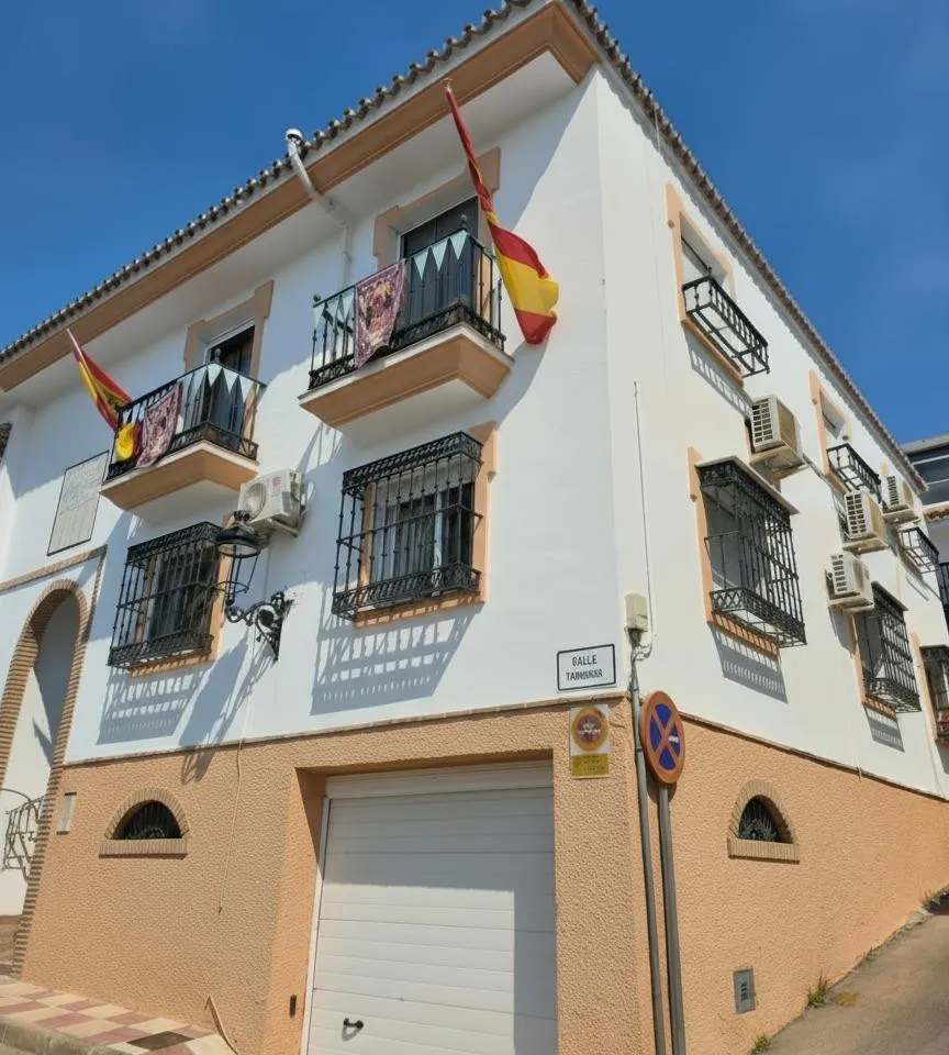 2f891cb8-c9b7-443c-8422-35ef0746ec35