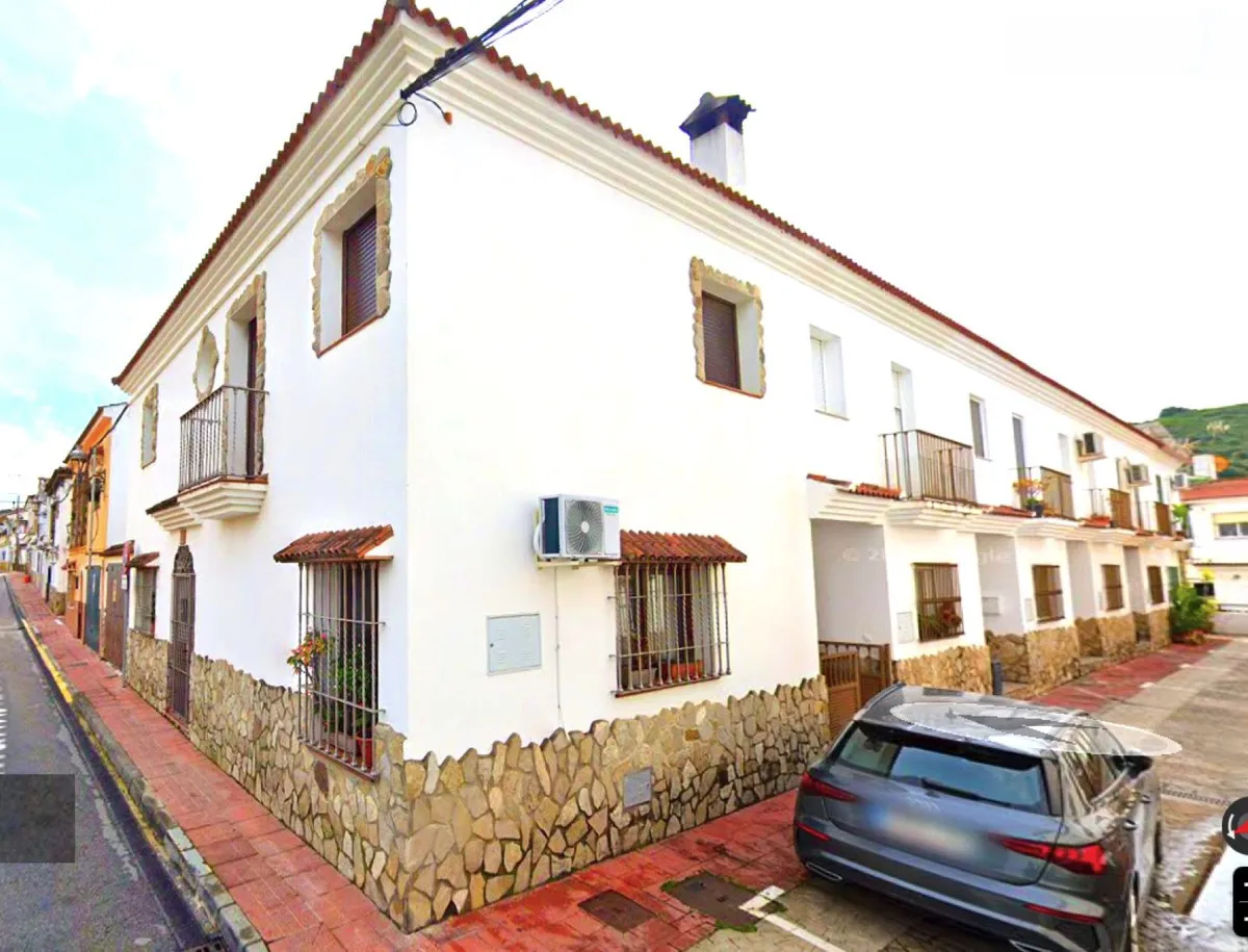 Charming Townhouse in El Secadero, Casares