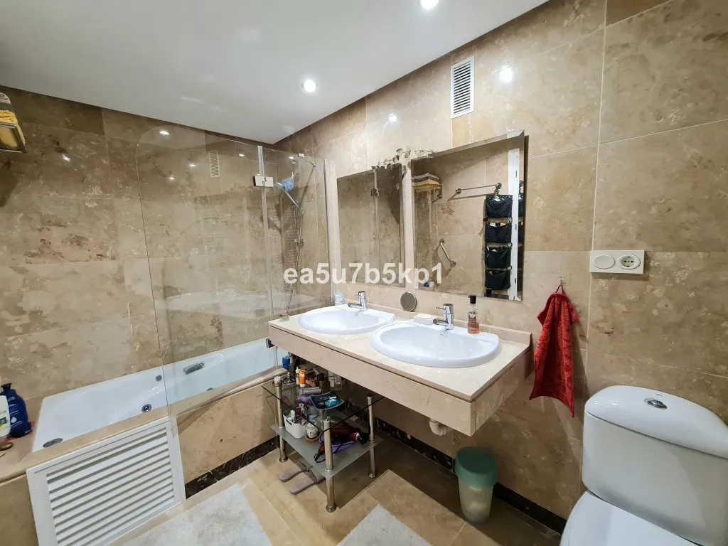 8c7d63b3-c331-43be-a164-d7f675e3d073