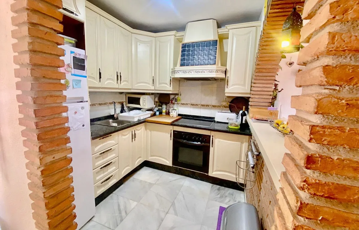 708e5f01-b0a7-4aff-beea-aa383d240581