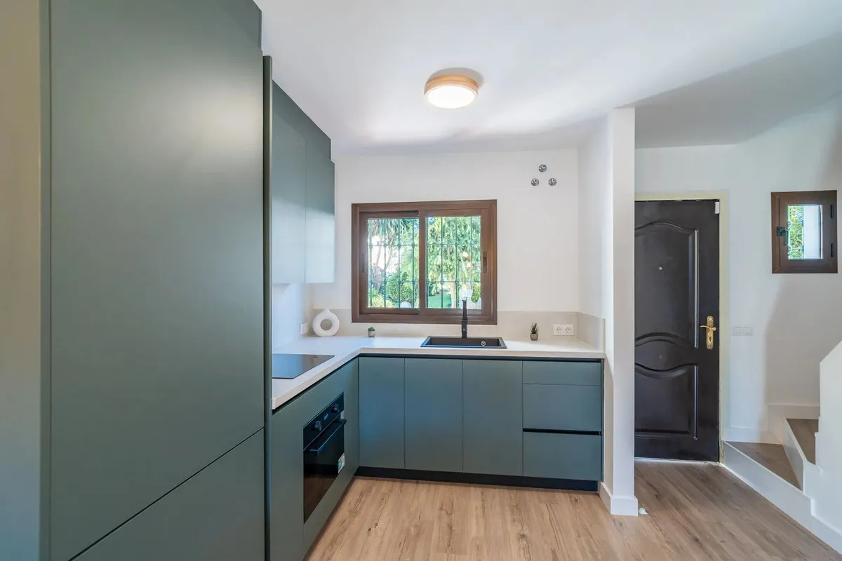 962e4050-47f2-45fc-af69-f5fe917e9298