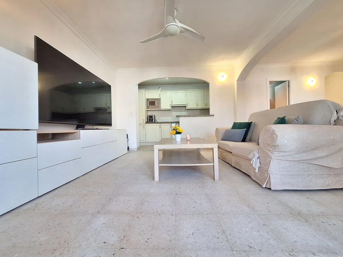 0872b9cf-fa30-4471-a560-6c0966a8004e