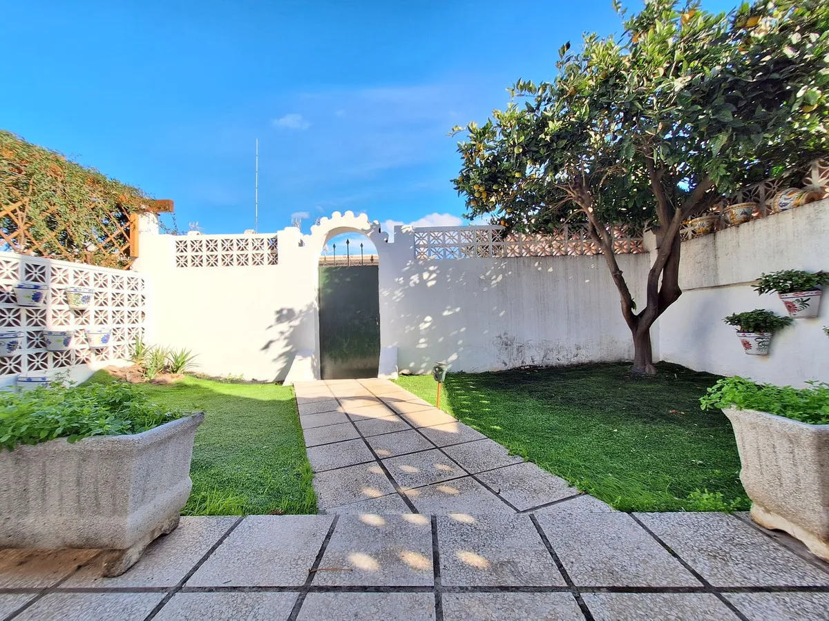 6cf45935-539e-4f02-8ae6-cf39783b4cbf