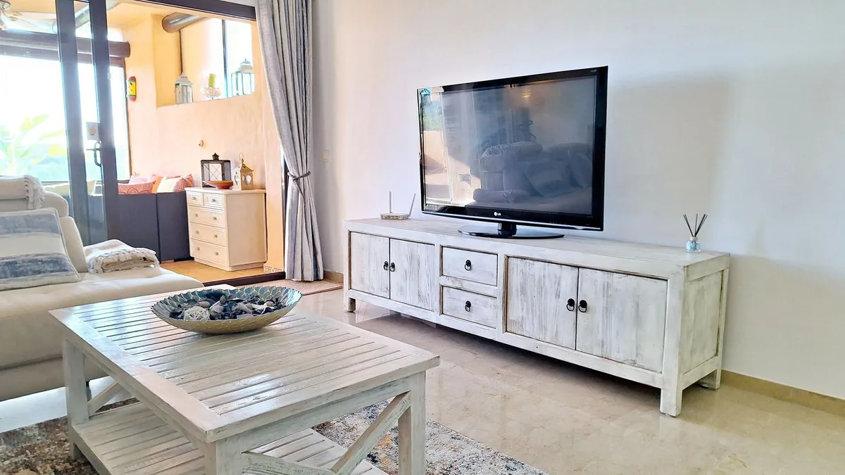 cd9579fe-6a3f-4ff3-889a-dd0bc965309d