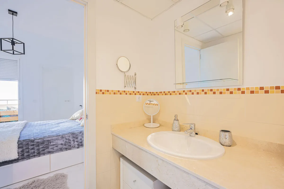 90ce7684-d09a-4acd-9ab7-1679680d9157