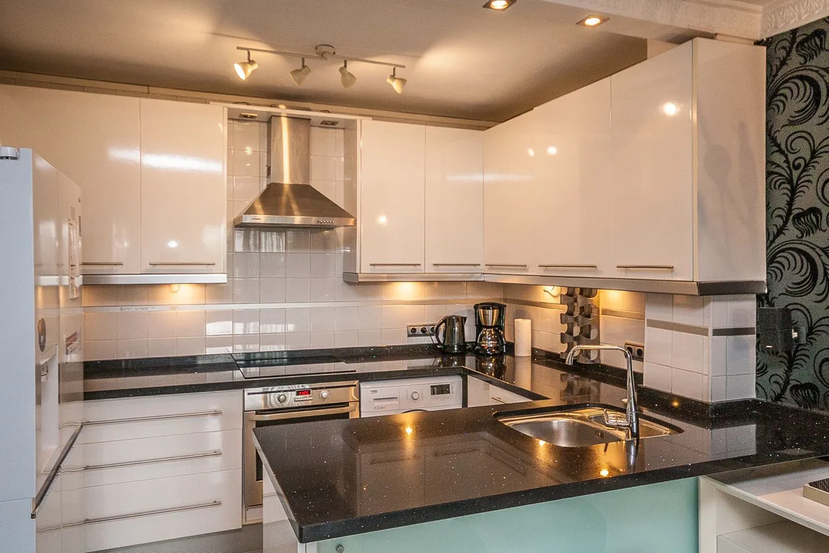 aebad473-fe44-4b9f-8781-f7037b626a42