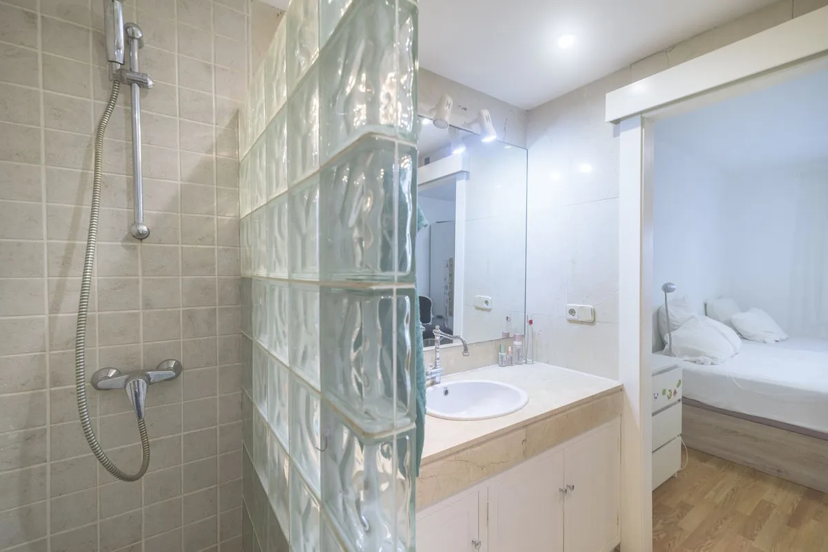 28adbf97-6906-4e09-8d5b-69ea4f98c9f0