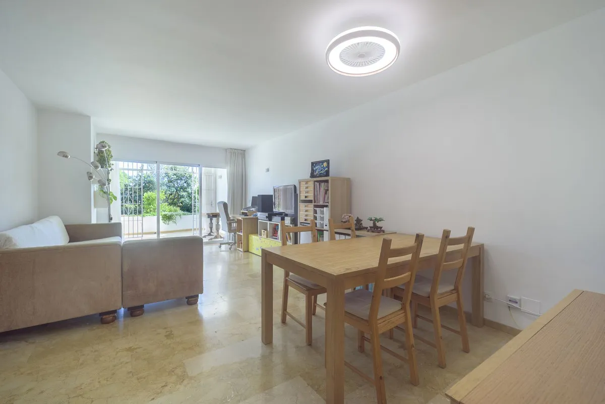 32e85fbb-c53a-48e4-9ee8-fedc71f4f3a6