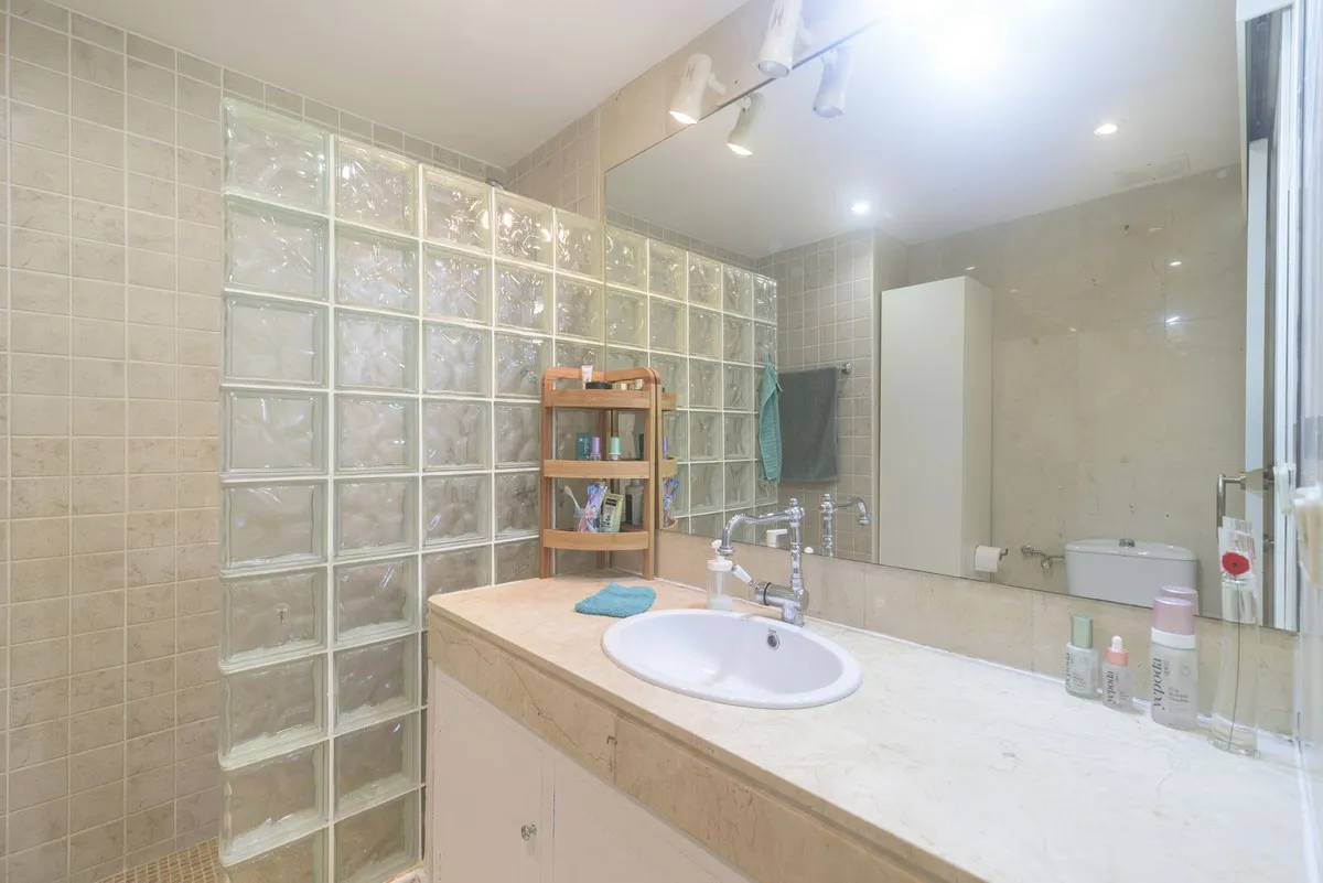 779aed53-e91c-430b-be74-bab4610f3e51