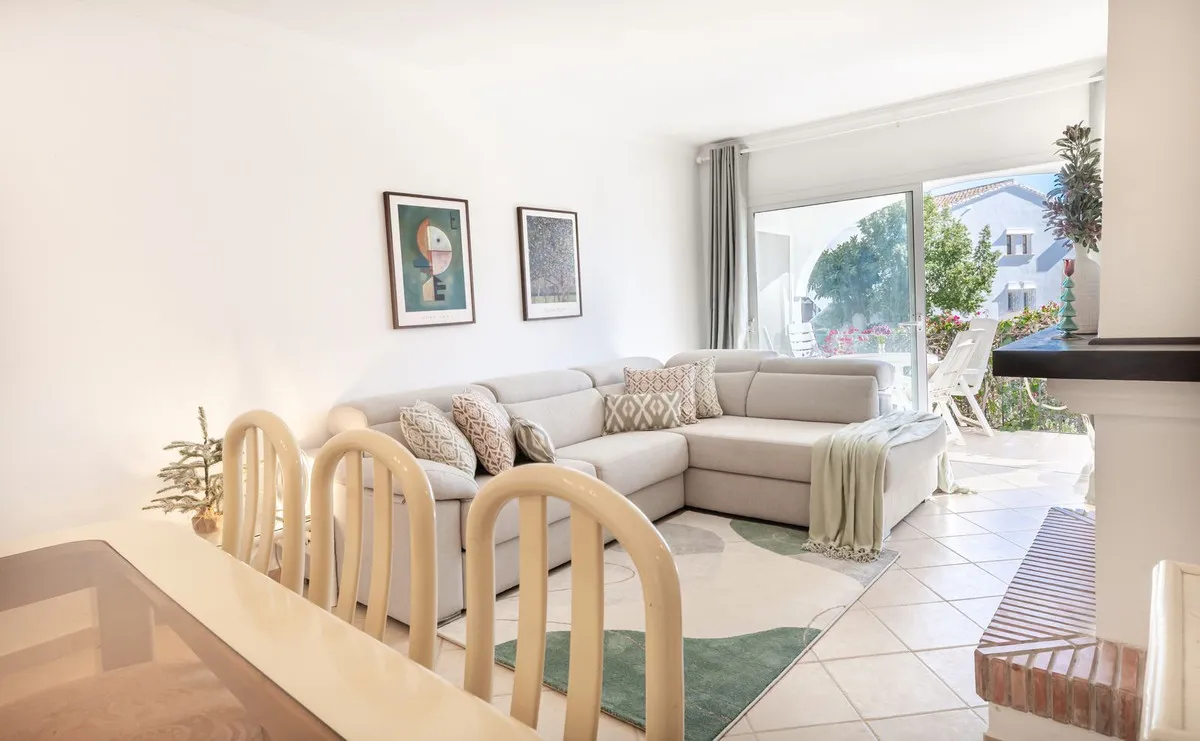 c4489237-fc35-4d62-884f-e99248ccf142