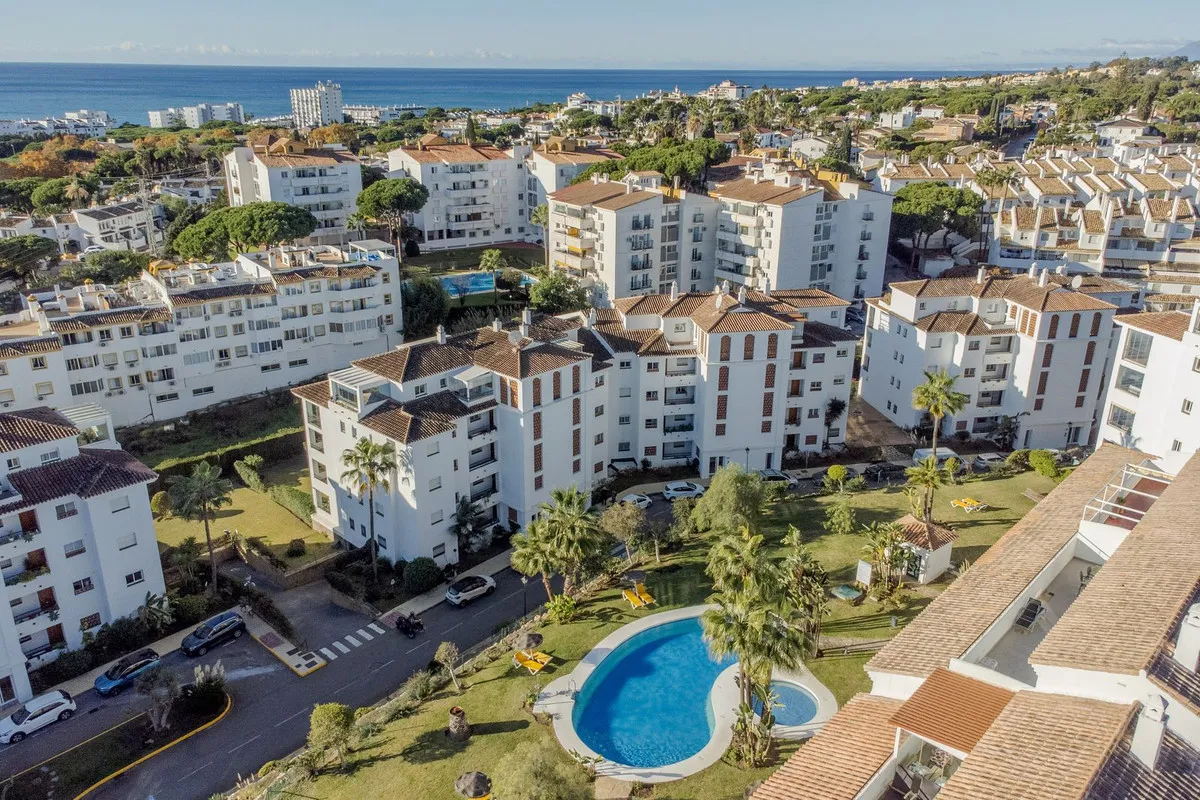 382f5735-06fd-4d86-8b1e-32b0057e8e27