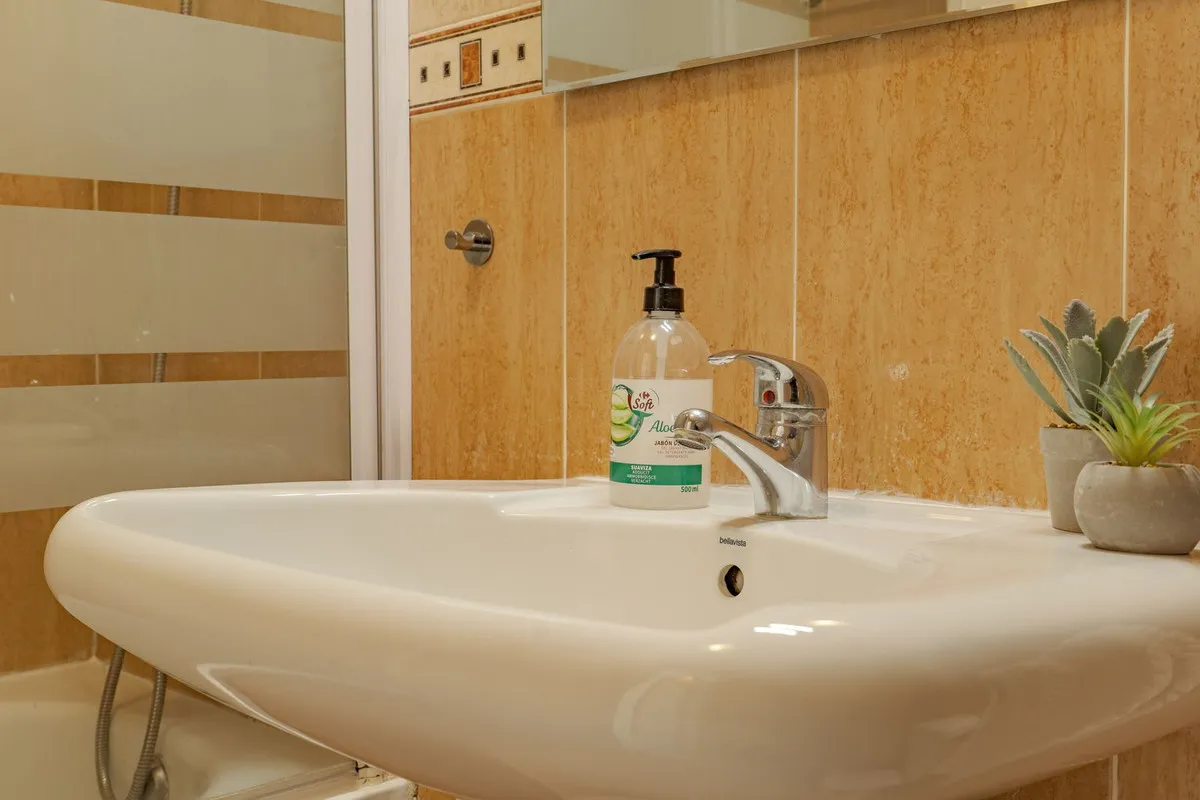 585542b5-f6ef-4bf2-b78a-cb4d22b57f4f