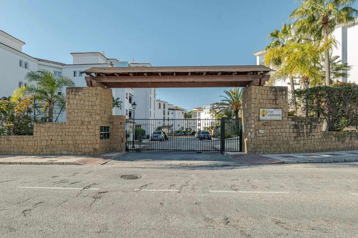 b2f8578f-8d95-4aad-8ef7-e802006e2913