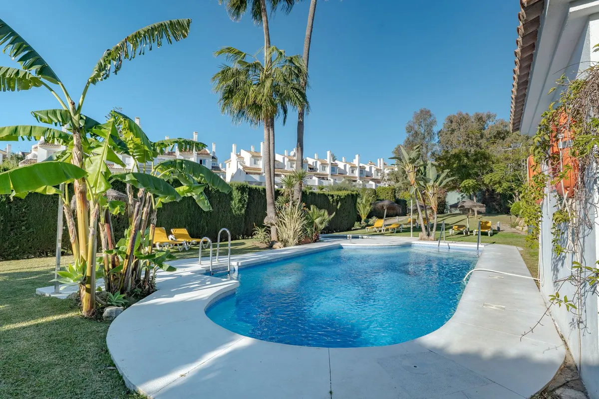 d8faf915-6f0b-4f4b-952a-3a2067fe43bd