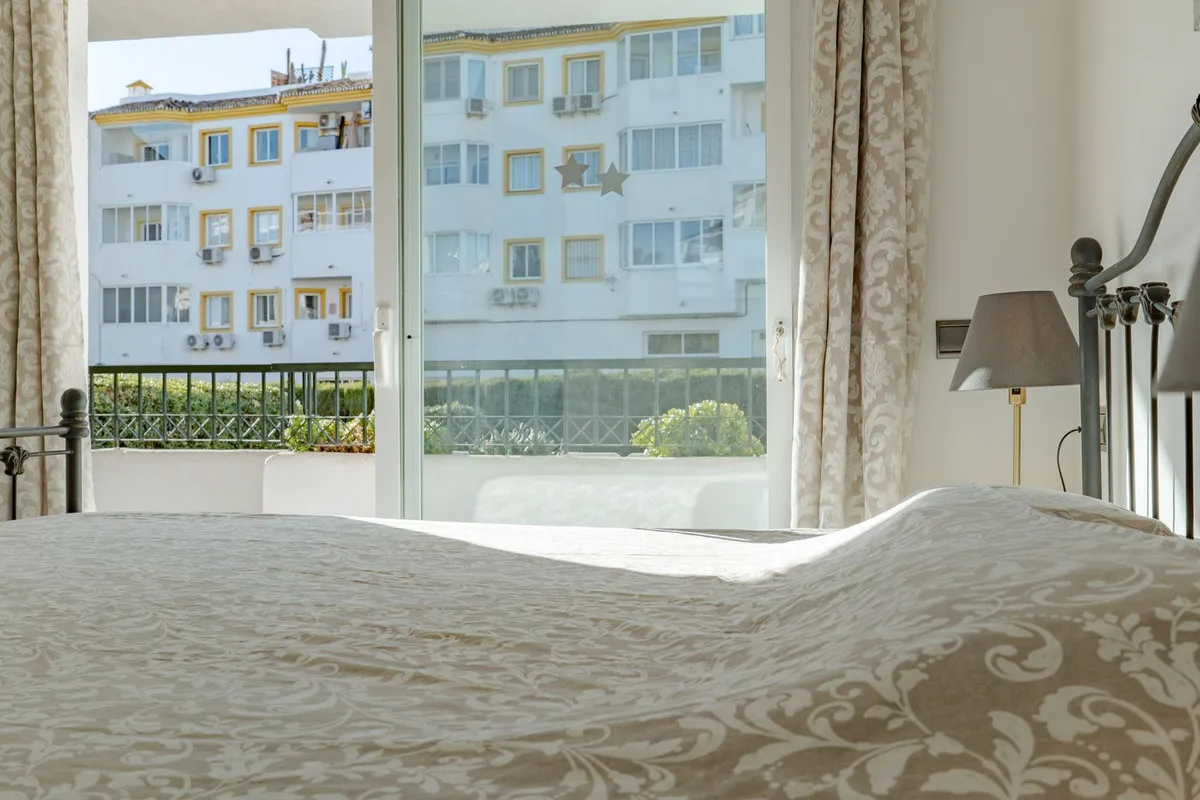 e7bd44c9-d572-43b9-9bac-6ad4b4b71866