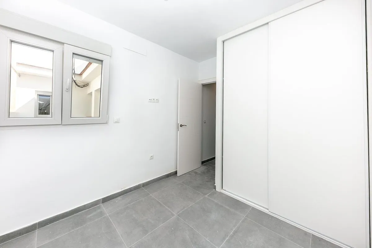 0b5e7bc0-693d-46fc-b01f-4a43a6934910