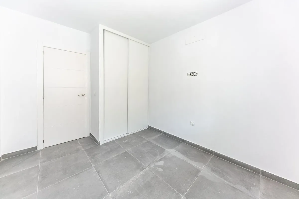 867693a5-5caa-4848-9336-39984612bdd6