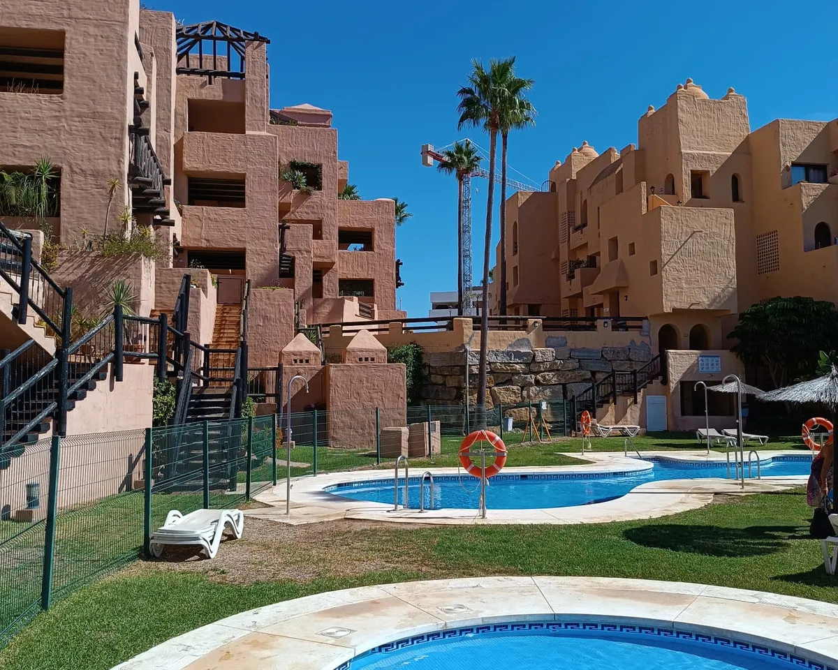 06a6dc2a-0cb2-453d-9f63-01a1c2706e4c