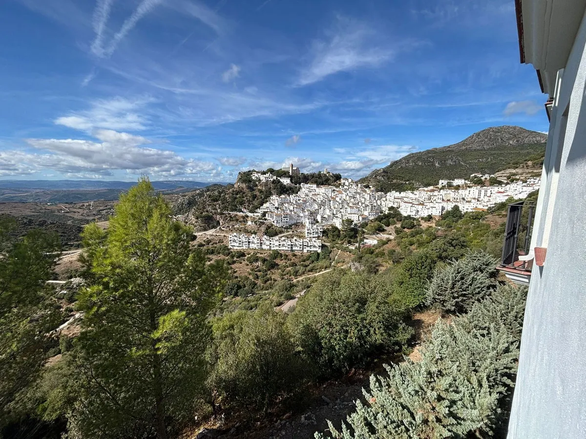 dba8a1d0-64fd-43d3-bf66-615b8e8b1e48