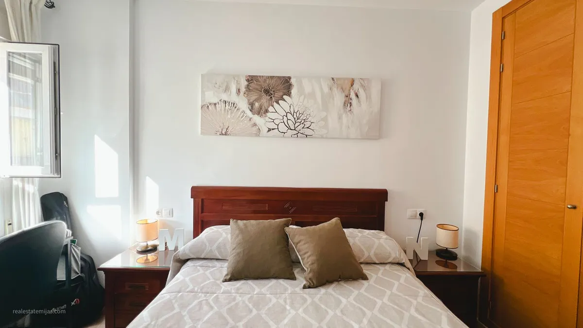 f2ac74f2-a1f1-4ffe-a897-c3a9f15d4cb8