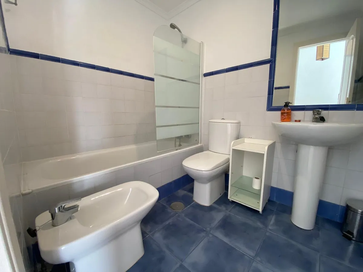 a4c7879b-b277-44e9-ba24-7300edb99e79