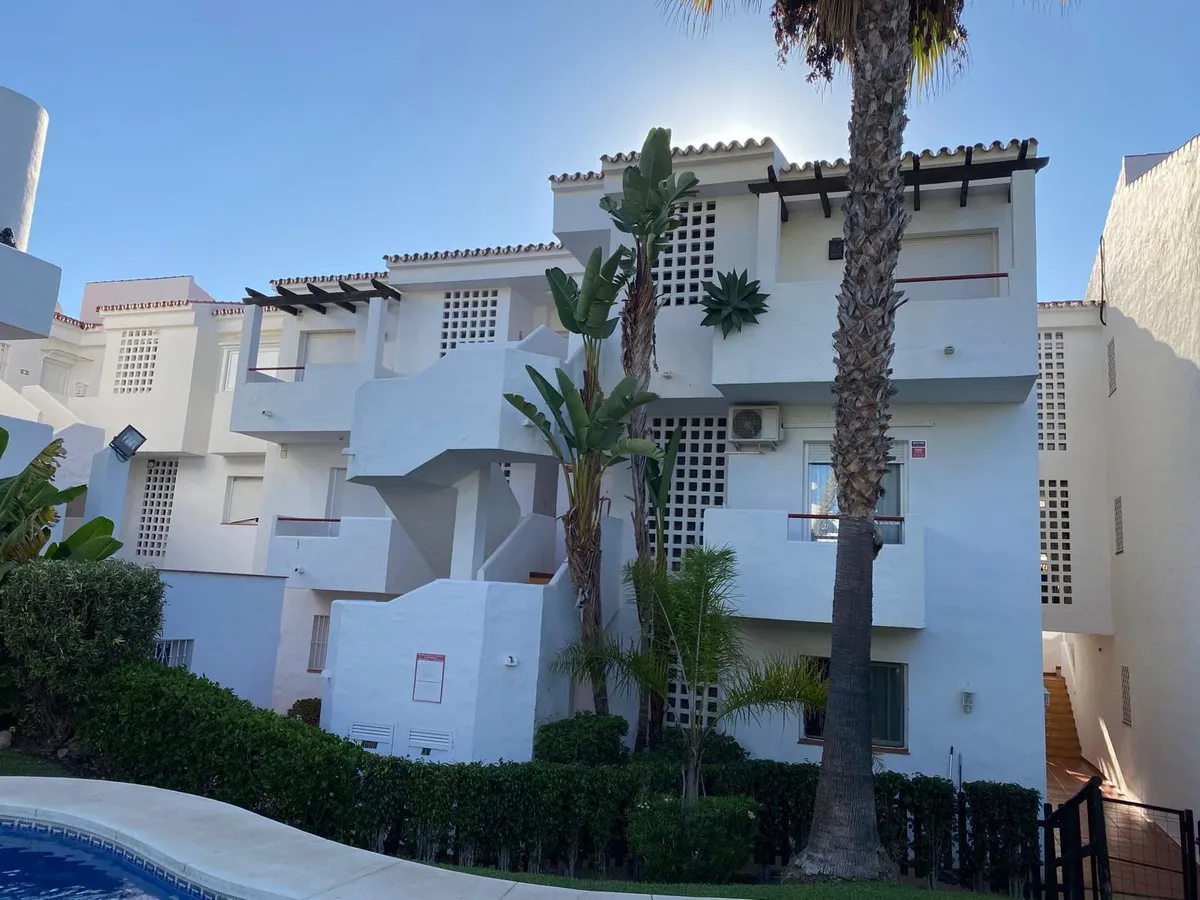 a87b8335-9a95-40b5-9689-daa510a8f87c