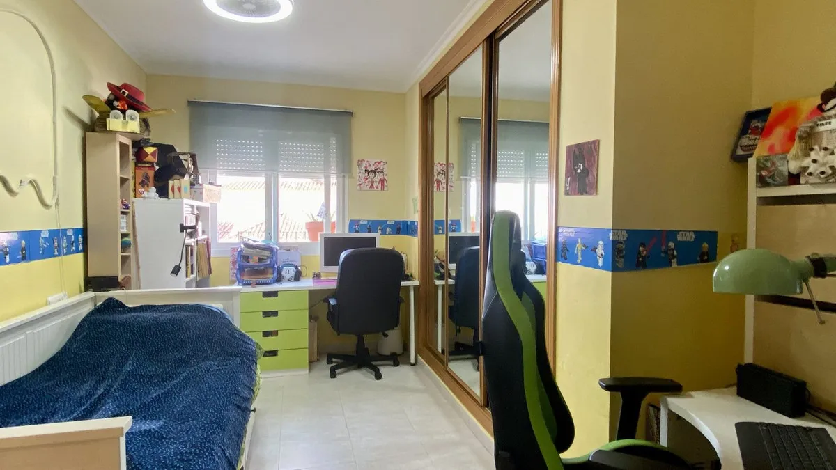 3570b196-da89-4d88-b1fb-0743e3f5557c