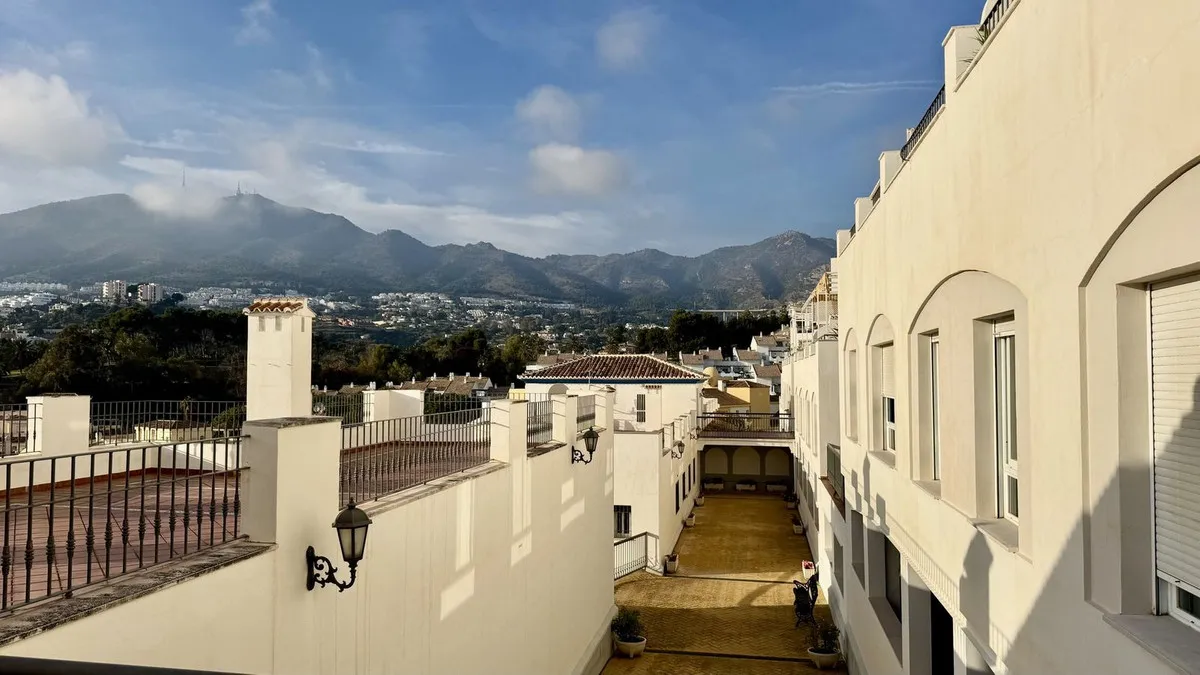 58b885e4-d9fc-4e83-a49b-b81dabee0237